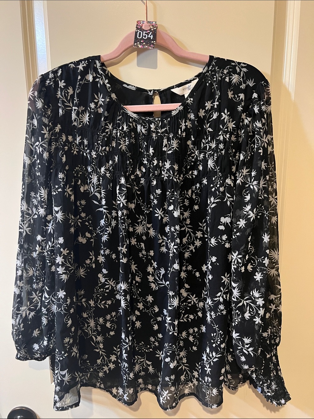 Terra & Sky Black and White Floral Peasant Blouse